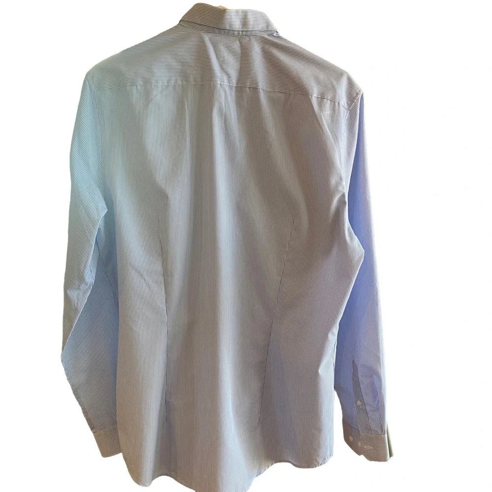 H & M Men’s Button Dress Shirt, Size M Slim Fit; Light Blue & White Pinstripe - Picture 2 of 7